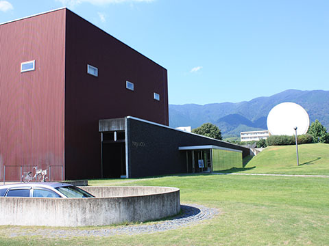 奈義現代美術館