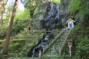 滝神社の滝  